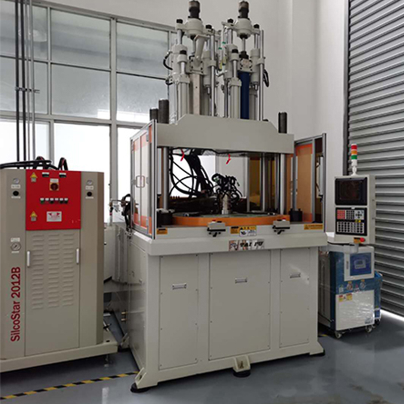 立式注塑機(jī) 立式注塑機(jī)